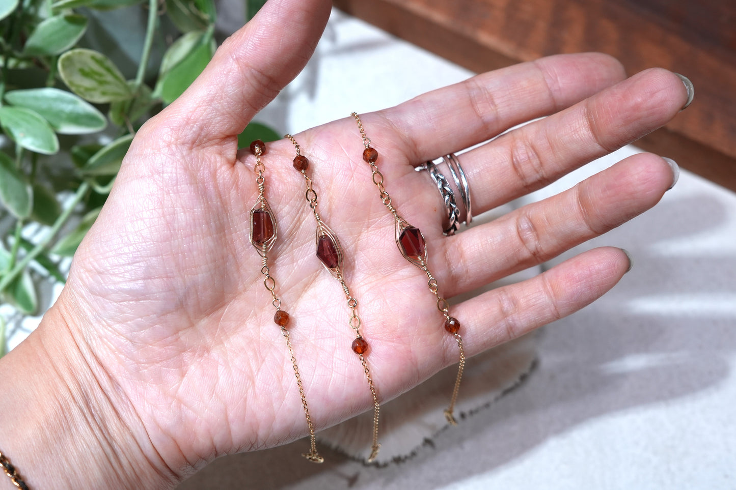 OUD原創.手工飾品.天然隨形印度紅石榴石.美國14K包金防敏感手鏈