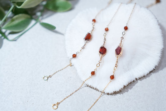 OUD原創.手工飾品.天然隨形印度紅石榴石.美國14K包金防敏感手鏈